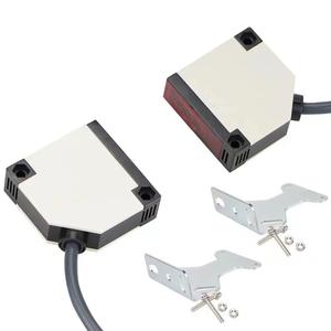 Interruptor Fotoeléctrico de Barrera E3JK-5M1, Salida de Relé Seleccionable CA/CC, Componentes Industriales - Normalmente Abierto/Normalmente Cerrado - Product Image 2