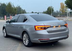 Auto Usata 2019 <span class=keywords><strong>Skoda</strong></span> Superb 380 Edizione Flagship con Configurazione Completa Esterno Argento e Interno Nero Sportivo - Product Image 6