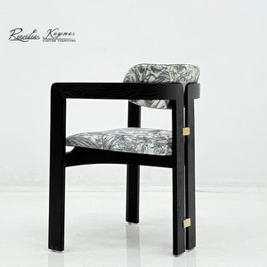Chaise de salle à manger moderne et contemporaine, simple, légère, avec accoudoirs en tissu imperméable et pieds en bois, idéale pour la maison, le bureau, le bar à petit-déjeuner ou le café. - Product Image 2