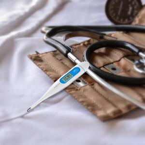 ميزان حرارة رقمي بشاشة LCD مضاءة للقراءة الفورية، ميزان حرارة طبي كهربائي للأطفال - Product Image 6