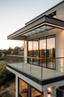 Garde-corps et clôture en verre trempé Luxseal Main courante et balustrades Système de garde-corps en verre transparent Main courante en verre sans cadre