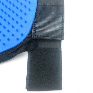 Guantes de Aseo para mascotas para perros y gatos, impermeables, respetuosos con el medio ambiente, para uso en el baño, removedor de pelo largo y corto, Material de silicona y poliéster - Product Image 2