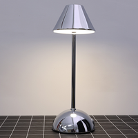 Lampe de table portable à LED tactile, rechargeable, minimaliste, en fer, à intensité variable, pour salle à manger, hôtel, bar et café