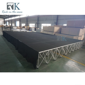 เวทีไม้อัดพร้อมราวกั้นเพื่อความปลอดภัยสำหรับคอนเสิร์ต  แท่นเวทีสีดำ - Product Image 4