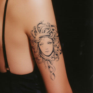 Retrato de <span class=keywords><strong>Medusa</strong></span> tatuaje temporal tatuaje semipermanente resistente al agua dura 2 semanas tatuaje de hierbas realista para el cuerpo del brazo - Product Image 3