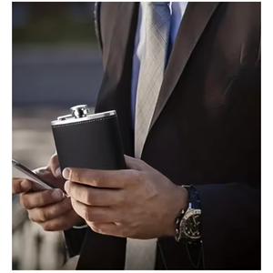 กระติกน้ำสุราพกพาขนาดเล็ก 8 ออนซ์ ทำจากหนัง PU สีดำ พร้อมกระบอกสแตนเลส เหมาะสำหรับเดินทางกลางแจ้ง - Product Image 5