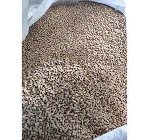 Pellets de madera de biomasa para calderas industriales, combustible de grado exportación, fabricado con material de madera comprimida 100% natural. - Product Image 1