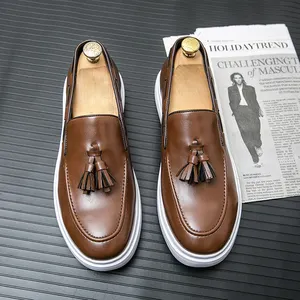 Herren Casual Flache Schuhe Modische Bequeme Slip-On Schuhe mit Ansprechendem Design und Quasten Herren Formelle Loafer - Product Image 1