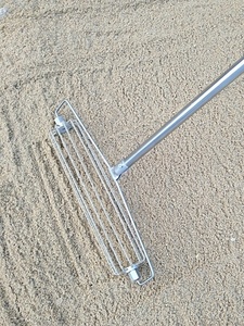 Outil de nivellement de jardin en acier inoxydable, robuste et peu exigeant en effort, pour pelouse, sable, terre et surfaces variées, rouleau à sable, niveleur de <span class=keywords><strong>golf</strong></span> - Product Image 2