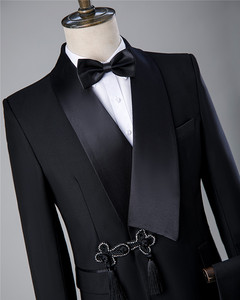 Abbigliamento formale <span class=keywords><strong>da</strong></span> <span class=keywords><strong>uomo</strong></span> <span class=keywords><strong>Casual</strong></span> <span class=keywords><strong>da</strong></span> <span class=keywords><strong>uomo</strong></span> in stile cinese con colletto a scialle per banchetti di nozze per cene taglie forti <span class=keywords><strong>da</strong></span> sposo - Product Image 4