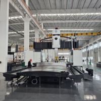 Centre d'usinage à portique de type manuel/CNC Taiwan Dawei/GMC8033, contrôleur FANUC 90 °   Tête de fraisage