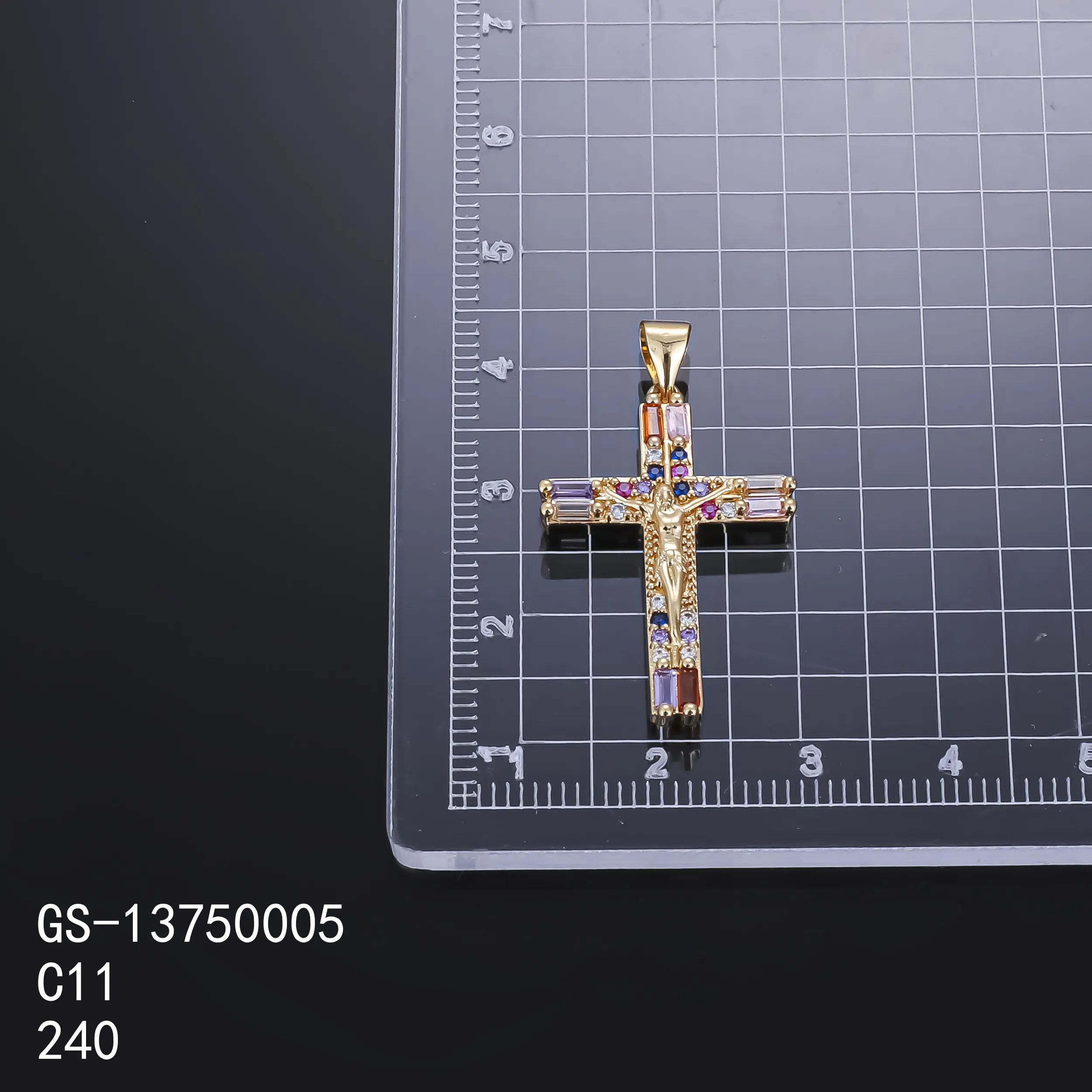 Joyería al por mayor oro laminado 18K colgante de Cruz Religión Cristiana Jesús colorido circón diamante fundición Cruz colgantes