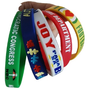 Impresión de logotipos deportivos personalizados y pulseras de silicona con relieve. - Product Image 4