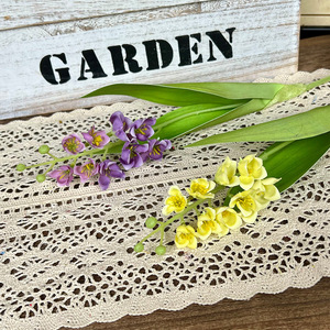 Lili Pohon Mawar Hijau Buatan yang Indah untuk Latar Belakang Pemotretan Perjalanan, Siaran Langsung, dan Properti Influencer - Product Image 1