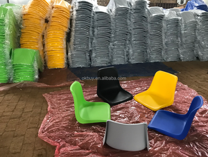 Chaises en plastique empilables durables, design moderne, 15 couleurs au choix, moulées en une seule pièce, pour l'école, le bureau, le restaurant, les événements - Product Image 5