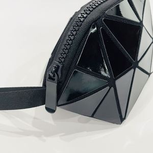 Bolsas de Cosméticos Geométricas Mini Negras de Fábrica BSCI, Bolsa de Aseo Plegable, Bolsa de Moda Personalizada - Product Image 3