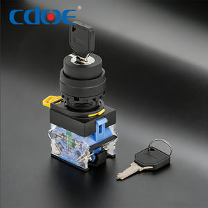 Interruttore Rotativo Industriale CDOE 1NO1NC 10A 660V con Manopola in Plastica, Selettore a Chiave a 2 Posizioni - Product Image 1