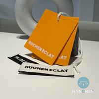 Étiquettes suspendues orange en papier spécial, étiquettes tissées, accessoires vestimentaires personnalisés, livraison rapide, étiquettes sur mesure