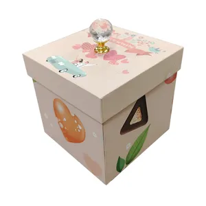 New 2022 customizable explosion butterfly surprise flower box chocolate gift box valentine's day with gold knob