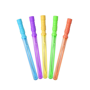 Échantillon Jouet soufflant personnalisé 37cm Nouveau jouet à <span class=keywords><strong>bulles</strong></span> géant en plastique <span class=keywords><strong>de</strong></span> dessin animé chaud Bâton à <span class=keywords><strong>bulles</strong></span> <span class=keywords><strong>de</strong></span> <span class=keywords><strong>savon</strong></span> Jeu <span class=keywords><strong>de</strong></span> fête en plein air pour enfants - Product Image 1