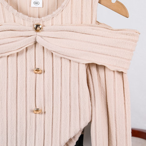 Ensemble 2 pièces <span class=keywords><strong>pull</strong></span> et jupe à manches longues avec boucle métallique sur l'épaule, version coréenne avancée, pour filles de 8 à 12 <span class=keywords><strong>ans</strong></span>, collection automne 2026 - Product Image 4