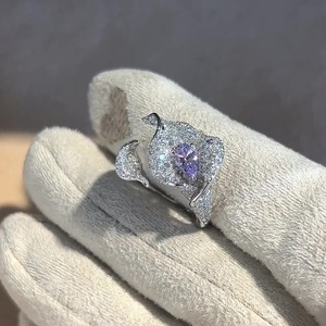 Anillo de Plata Pura S925 con Diseño Floral de Alta Gama, Herradura y Loto con Diamante Morado, Piedra Tallada de Lujo - Product Image 5