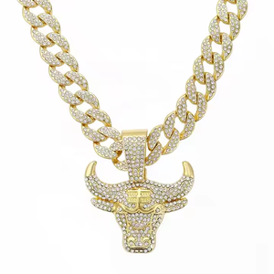 Stock de fábrica Venta caliente Iced Out 15mm Ancho Cadena de eslabones cubanos Aleación de zinc Hip Hop Rhinestone Cabeza de <span class=keywords><strong>vaca</strong></span> Colgante Collar - Product Image 2