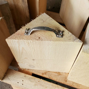 Stoppeurs de roues en bois de pin triangulaires isocèles Dongguan Xianglan avec poignées pour conteneurs logistiques, antidérapants - Product Image 2