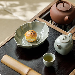 Guanlan Banana Moonlight Relief Deer Cry Pot Ceramic <b>Tea</b> <b>Set</b> Tray With Lid For Kung Fu <b>Tea</b> - Product Image 4