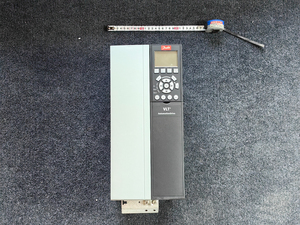 Inverter a Frequenza Variabile AC Vector FC-302P15KT5E20H2XGCXXXSXXXXAXBXCXXXXDX 15kW 3PH 380V IP20 per Pompa e Ventilatore - Product Image 2