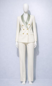 Ensemble de costume élégant ivoire pour femme, blazer cintré à double boutonnage avec revers en satin sauge et pantalon droit assorti - Product Image 4