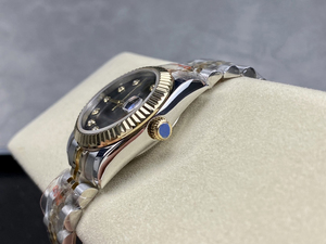 Diamètre 31 mm. Équipé d'un mouvement mécanique entièrement automatique. Montres mécaniques pour hommes et femmes - Product Image 4