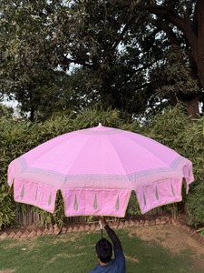 ร่มกันแดดทรงโมเดิร์นเรียบหรูปี 2025 โครงไม้สีชมพู ร่มสวนสั่งทำพิเศษ ลายพิมพ์ขนาดใหญ่ ควบคุมด้วยมือ ให้ความสะดวกสบายในการร่มเงา - Product Image 5