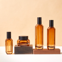Nouvelle conception de flacon de soin de la peau en verre ambré carré de luxe, 40-120 ml, flacon pompe pour fond de teint, impression personnalisée, livraison rapide