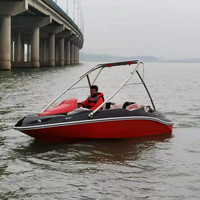Mini bateau à moteur, jet-boat, moteur inboard, bateau rapide en fibre de verre
