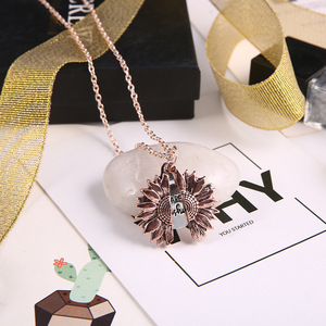 Nuevo collar negro con letras grabadas de girasol y flor de aleación, estilo europeo y americano, venta al por mayor transfronteriza - Product Image 4