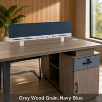 Bureau de direction en bois de luxe avec écran d'intimité bleu marine, pieds métalliques bleus coniques, armoire de rangement et tiroir verrouillable - Style commercial moderne