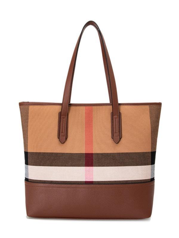 น้ำตาลอ่อน