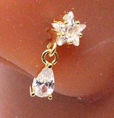 Colgante de lágrima con estrella dorada