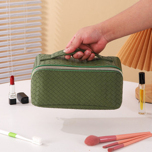 Vente en gros <span class=keywords><strong>Trousse</strong></span> <span class=keywords><strong>de</strong></span> maquillage à motif tissé Ensemble <span class=keywords><strong>de</strong></span> <span class=keywords><strong>toilette</strong></span> <span class=keywords><strong>de</strong></span> voyage Sac <span class=keywords><strong>de</strong></span> rangement haut <span class=keywords><strong>de</strong></span> gamme à la mode <span class=keywords><strong>Grande</strong></span> capacité <span class=keywords><strong>Trousse</strong></span> cosmétique pour femmes - Product Image 2