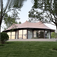 Maisons préfabriquées en verre hexagonales imperméables professionnelles sur mesure, grandes tentes de glamping de luxe, tentes de safari pour hôtels de luxe, tentes de villégiature