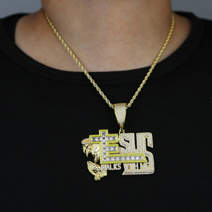 Collana con Ciondolo di Preghiera in Smalto Luminoso e Pietre di Rame CZ per Uomo, Gioielli Hip Hop - Product Image 3