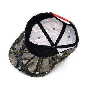 مصنع قبعات بالجملة، قبعات مسطحة بخمسة ألواح مع شعار مطرز مخصص، قبعات رجالية عالية الجودة بنمط التمويه - Product Image 6