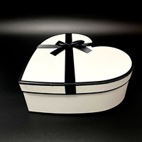 Maßgefertigte Großhandels-Blumengeschenkbox Verpackung Weiße Herzförmige Geschenk-Schokoladenbox für Hochzeiten und Blumenarrangements