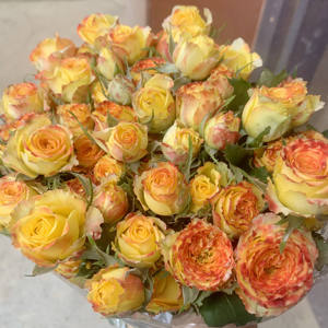 Roses multi-têtes Alice Rose, livraison rapide le jour même depuis les fermes florales du Yunnan, soin hydratant, couleur orange pour la Saint-Valentin - Product Image 5