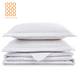 가벼운 화이트 퀼트 침대보 초음파 쉐브론 패턴 라이트 커버릿 사계절용 이불 침구 장식 - Product Image 2