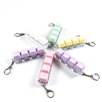 Vente en gros de capuchons de touches de clavier mécanique carrés en ABS rétroéclairés RVB, porte-clés souple anti-stress, porte-clés fidget