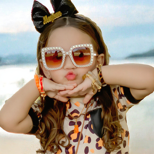 Sparkling Crystal Children Sunglasses Cute Rhinestone Diamond <b>Eyewear</b> Unisex Shades with UV400 for Beach/Travel/Party - Product Image 2