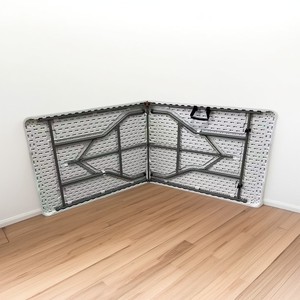 Bán Buôn Giá Rẻ Giá Bán Ngoài Trời Vườn Có Thể Xếp Chồng Nhà Hàng Ăn Uống Nhựa Trắng HDPE Gấp Bảng Cho Đảng - Product Image 3