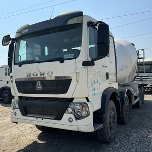 Howo White Mixing Vehicle Construction Concrete <b>Cement</b> Transport Efficient Transport Operation <b>Truck</b> - Product Image 3